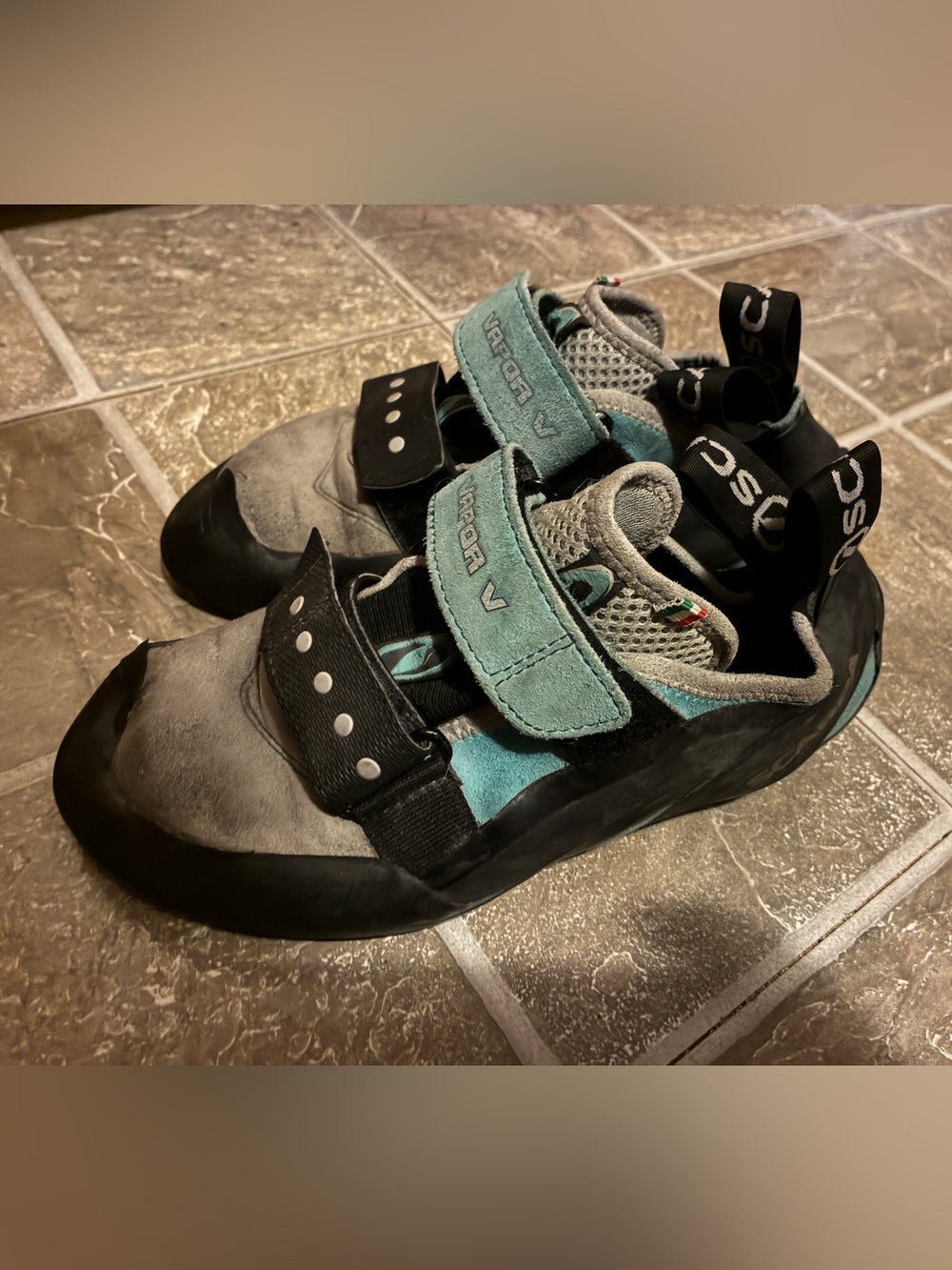 Scarpa Vapor V Teal and Gray Climbing Shoes
